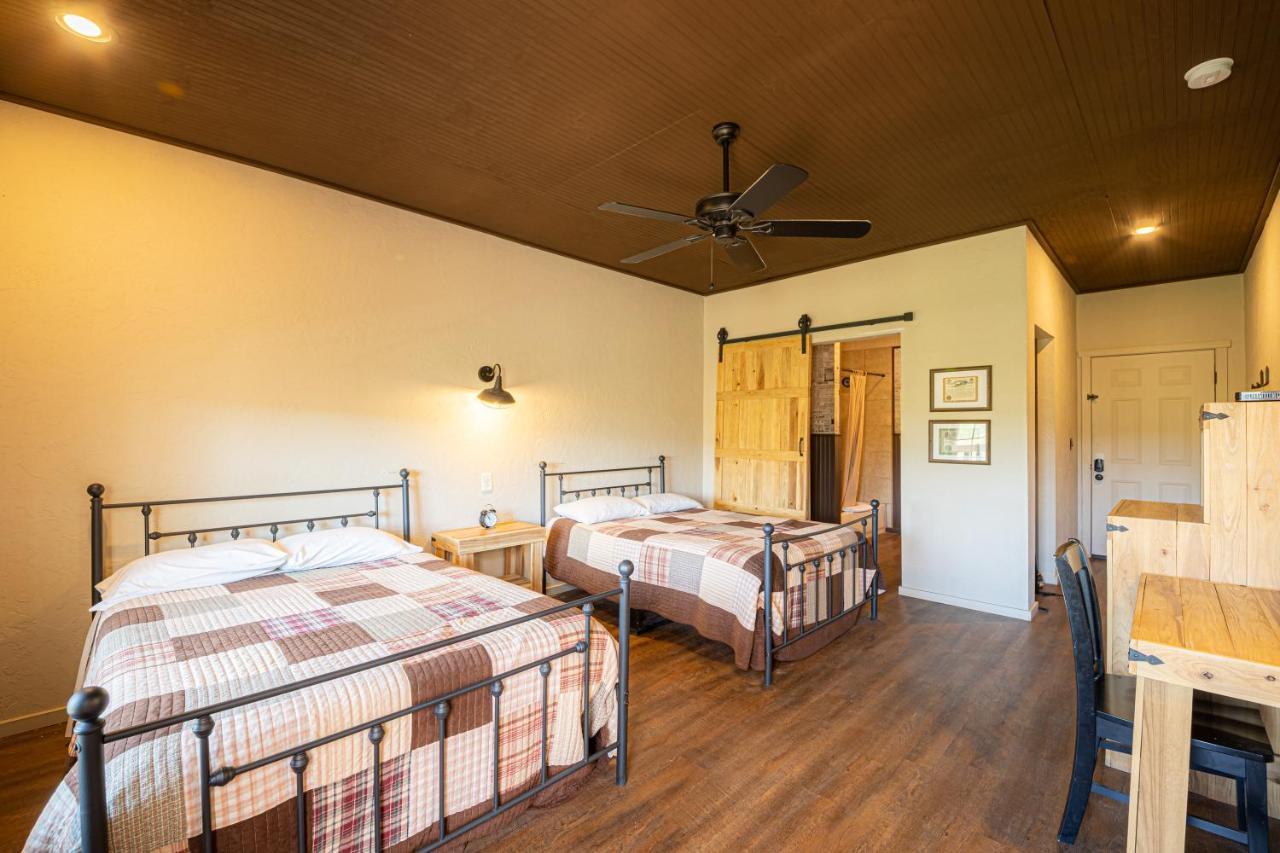 Miners Cabins #1 - Two Double Beds And Private Balcony Тумстоун Екстер'єр фото
