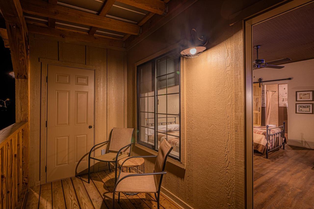 Miners Cabins #1 - Two Double Beds And Private Balcony Тумстоун Екстер'єр фото