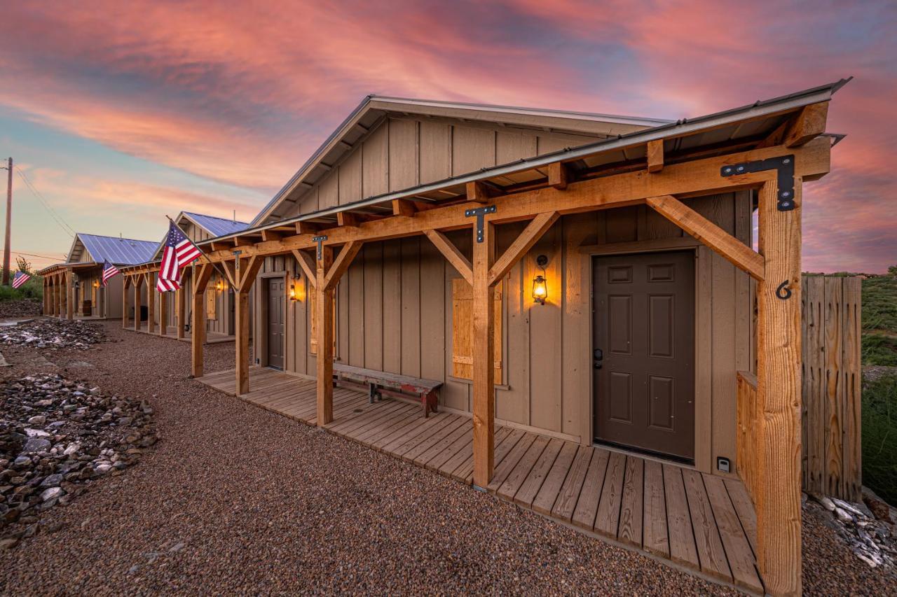 Miners Cabins #1 - Two Double Beds And Private Balcony Тумстоун Екстер'єр фото