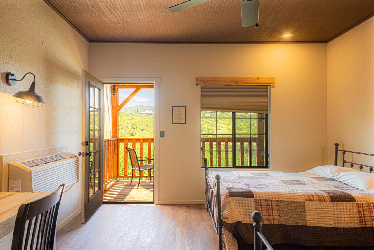Miners Cabins #1 - Two Double Beds And Private Balcony Тумстоун Екстер'єр фото